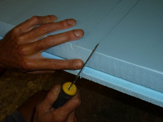scie outillage decoupe de la mousse polystyrene